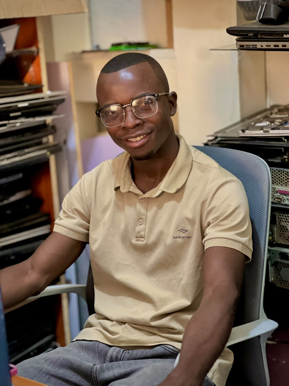 Alifi Jonathan, Directeur général chez ALIKA-KONNECT
